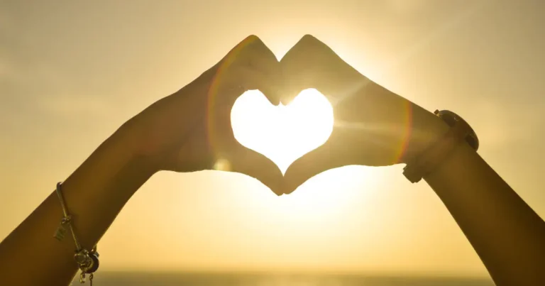 7 Reasons Why Can't You Find Love + 7 Signs You Will Find Love