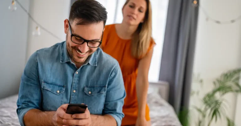 The Top 10 Clear Signs Your Husband Doesn't Value You + What to Do