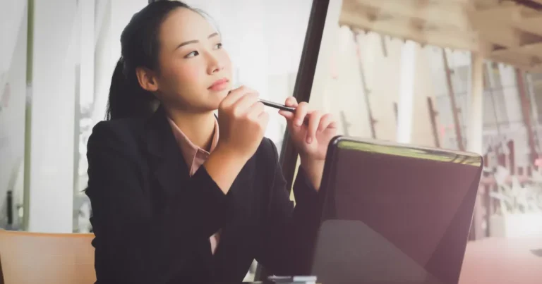 7 Signs Someone Is Constantly Thinking About You