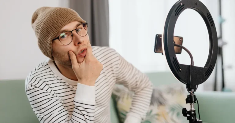 13 Powerful Ways to Not Care What People Think