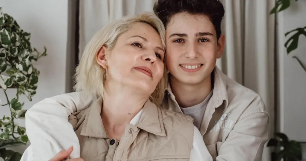 What Is Emotional Incest (Meaning, 6 Clear Signs, & Examples)