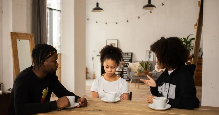 These 7 Are Some Clear Signs of a Narcissistic Parent Based on Psychological Research