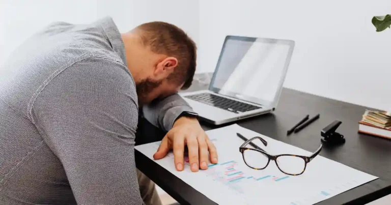At What Age Do You Start Feeling Tired and Old (Typically Between 50–65 Years Old)